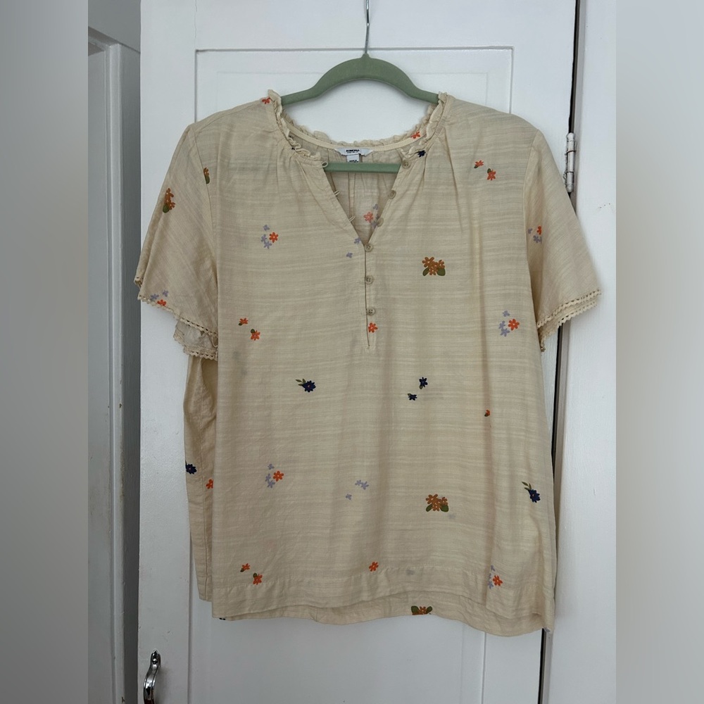Sonoma Floral Embroidered Beige Blouse. Size large